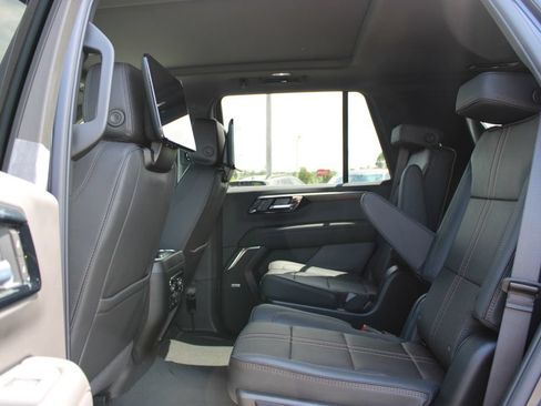 New 2026 Chevrolet Tahoe High Country AWD/4WD image 28