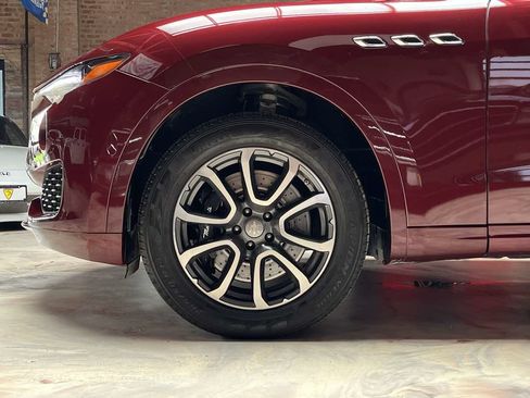 Used 2017 Maserati Levante S AWD/4WD image 30
