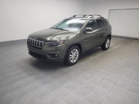 Used 2019 Jeep Cherokee Latitude w/ Popular Appearance Group FWD image 2