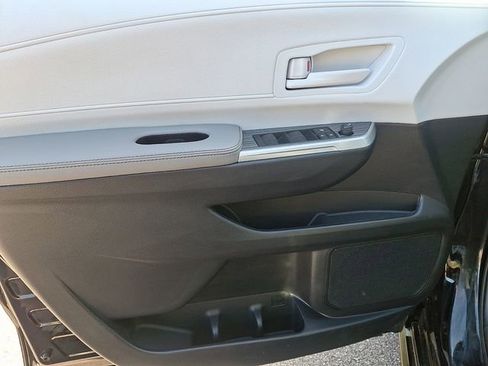 Used 2025 Toyota Sienna LE FWD image 14