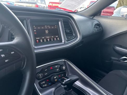 Used 2018 Dodge Challenger SXT image 22