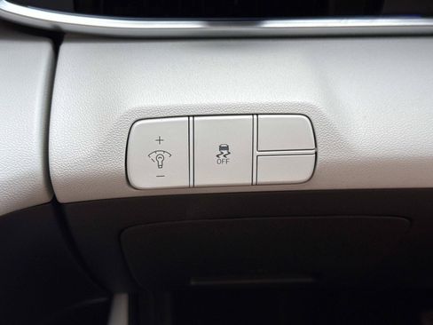 Certified 2026 Hyundai Elantra Limited FWD image 14
