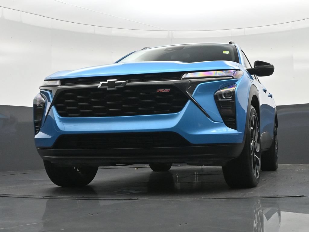 Used 2025 Chevrolet Trax RS w/ Sunroof Package FWD image 27
