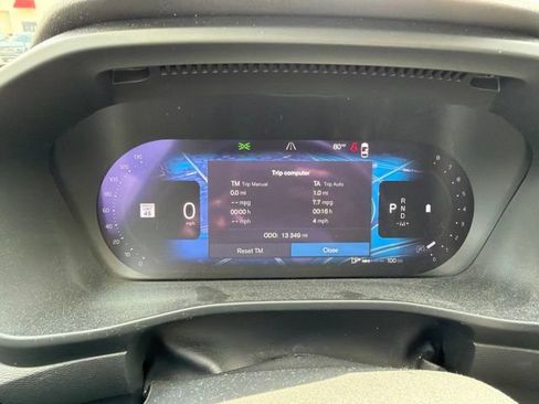 Used 2024 Volvo XC40 B5 Core AWD/4WD image 10