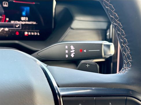 Used 2025 GMC Acadia AT4 image 17