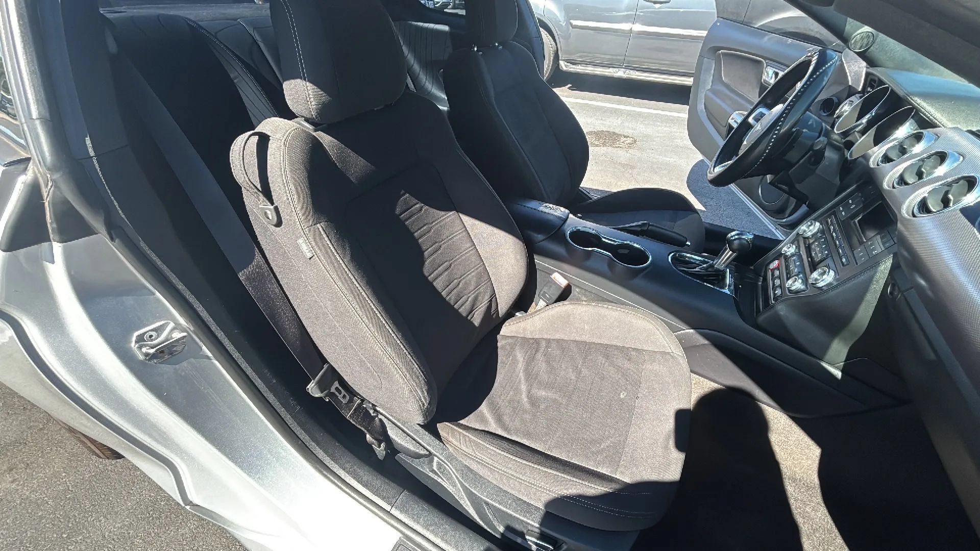 Used 2015 Ford Mustang Coupe RWD image 22