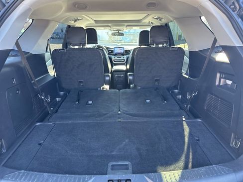 Used 2022 Ford Explorer XLT w/ Equipment Group 202A image 14
