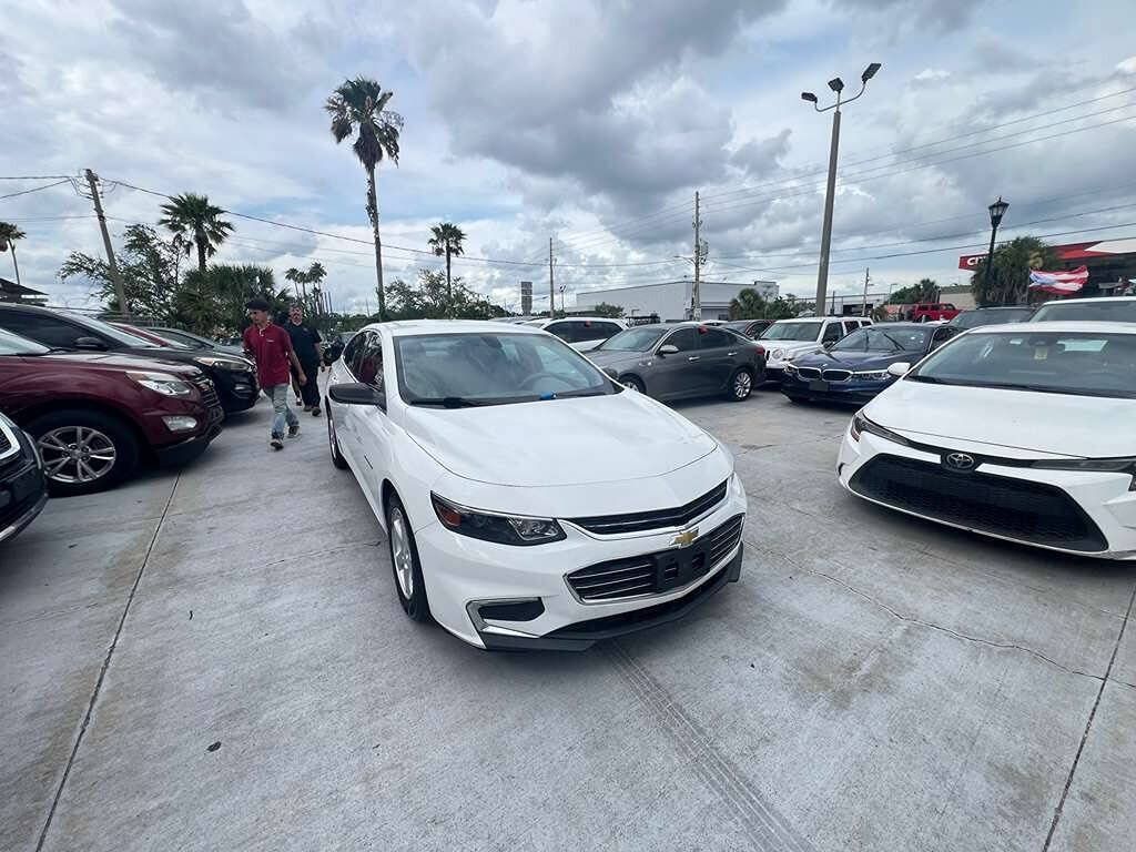 Used 2018 Chevrolet Malibu LS FWD image 4