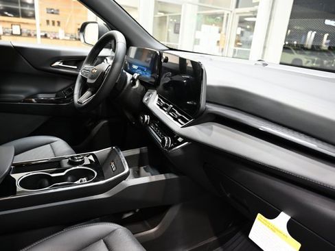 New 2026 Chevrolet Equinox LT w/ Convenience Package II image 13