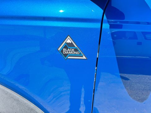 Used 2023 Ford Bronco Black Diamond image 6