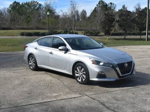 Used 2019 Nissan Altima 2.5 S image 1