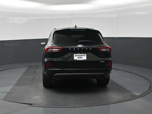 Used 2023 Ford Escape ST-Line Elite w/ Premium Technology Package AWD/4WD image 8