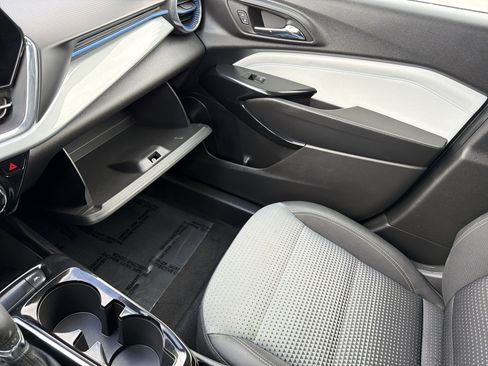 Used 2025 Chevrolet Trax LT image 29