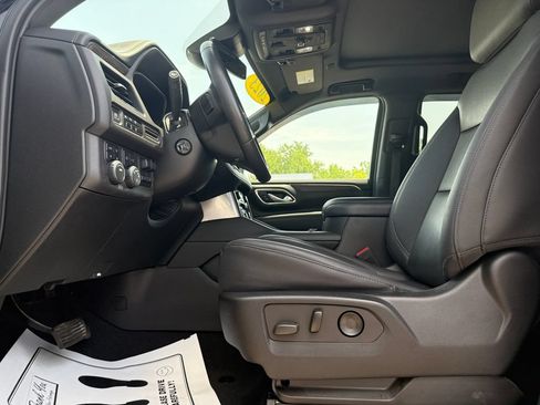 Used 2023 Chevrolet Tahoe Z71 w/ Luxury Package AWD/4WD image 21