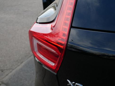 Used 2025 Volvo XC40 B5 Core AWD/4WD image 17