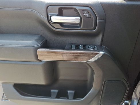 Used 2021 Chevrolet Silverado 1500 LT image 12