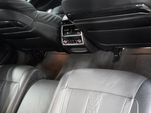 Used 2022 BMW 750i xDrive w/ Luxury Rear Seating Package AWD/4WD image 20