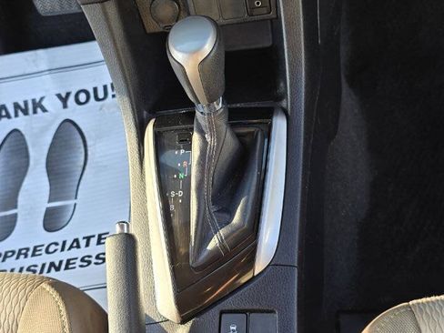 Used 2015 Toyota Corolla LE FWD image 18