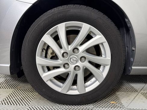 Used 2012 MAZDA MAZDA5 Sport image 19