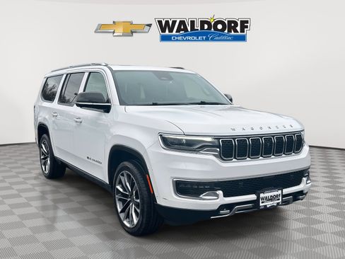 Used 2023 Jeep Wagoneer L Series III w/ Premium Group I image 1