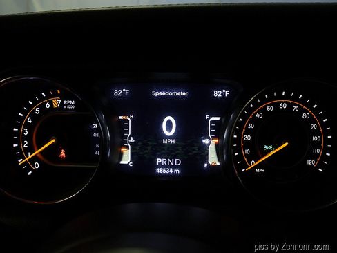 Used 2019 Jeep Wrangler Unlimited Sahara w/ Uconnect 4C Nav & Sound Group AWD/4WD image 17