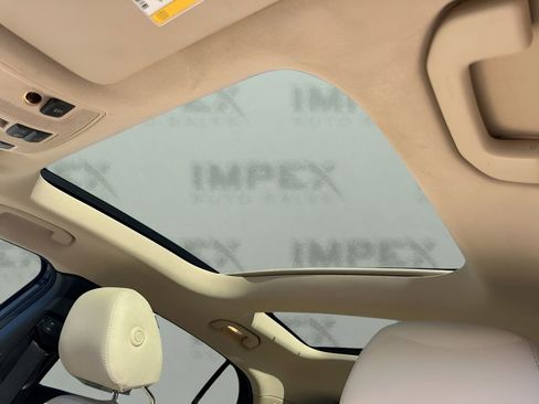 Used 2020 Mercedes-Benz GLA 250 4MATIC w/ Premium Package image 11