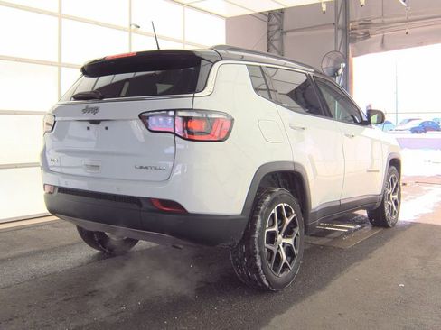 Used 2024 Jeep Compass Limited AWD/4WD image 3