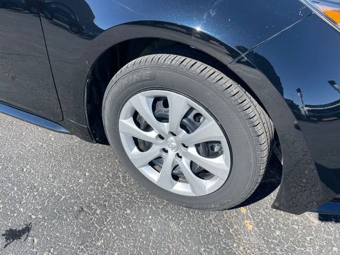 Used 2024 Toyota Corolla LE image 3