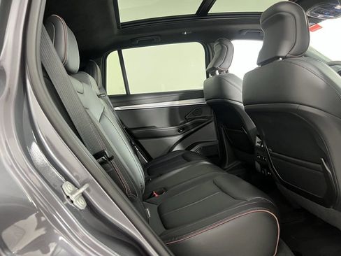 Used 2024 Jeep Wagoneer Launch Edition image 27