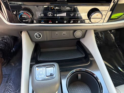Used 2023 Nissan Rogue SL w/ SL Premium Package FWD image 30