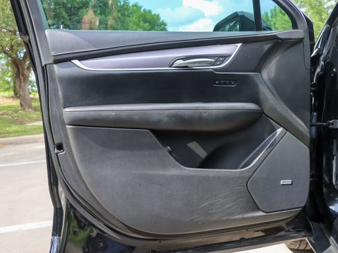 Used 2018 Cadillac XT5 Premium Luxury FWD image 13