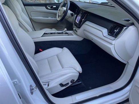 Certified 2023 Volvo XC60 B5 Ultimate w/ Climate Package AWD/4WD image 13