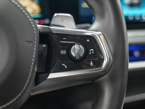 Used 2025 BMW 740i xDrive 740i xDrive image 19