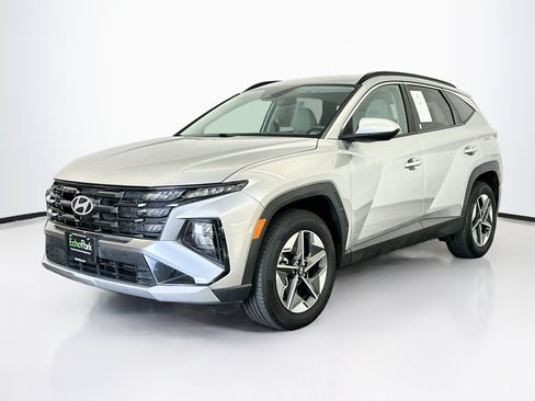 Used 2025 Hyundai Tucson SEL AWD/4WD image 3