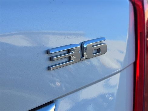 Used 2017 Cadillac XT5 Luxury w/ Driver Awareness Package image 34