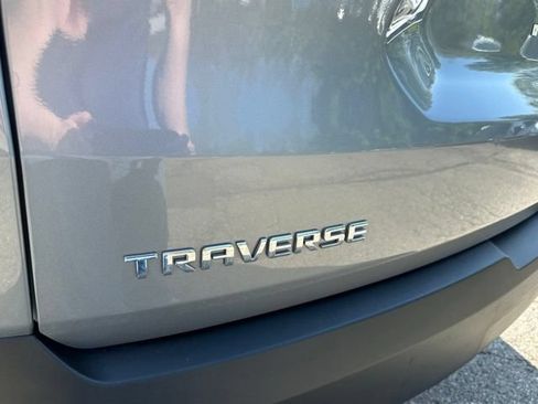 Used 2023 Chevrolet Traverse LT FWD image 28