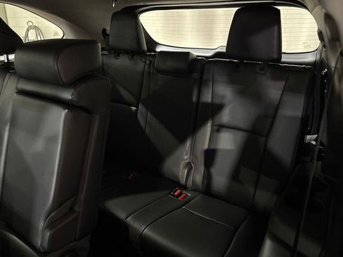 Used 2023 Toyota Highlander XLE AWD/4WD image 26