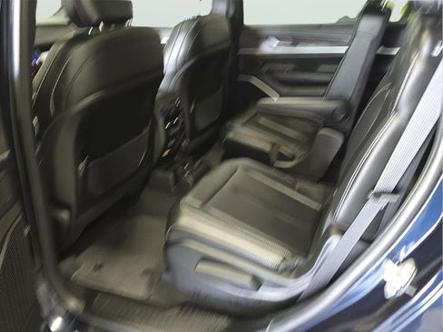 Used 2024 Jeep Grand Cherokee L Limited w/ Luxury Tech Group II AWD/4WD image 19