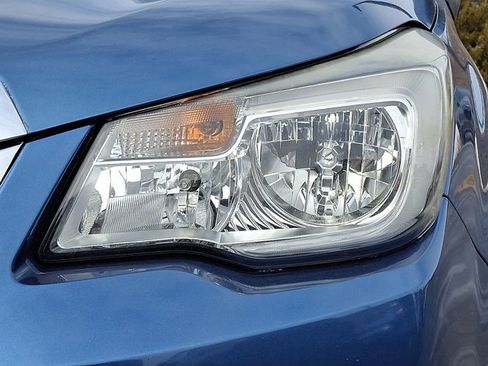 Used 2017 Subaru Forester 2.5i Premium image 10