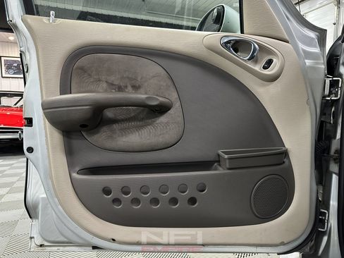 Used 2001 Chrysler PT Cruiser FWD image 32