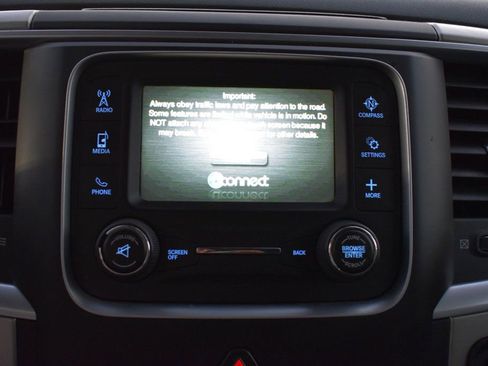 Used 2017 RAM 1500 Classic SLT image 28