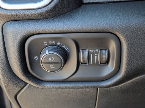 Used 2020 RAM 2500 Laramie w/ Night Edition image 34