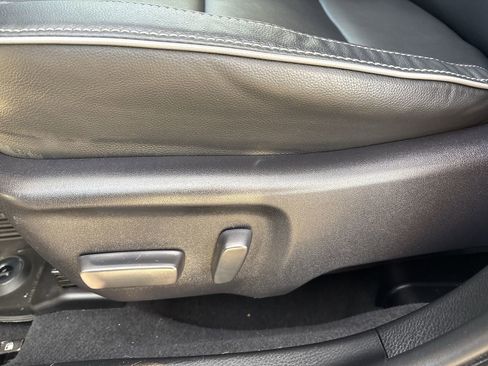 Used 2019 Toyota Corolla XLE image 13