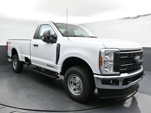 New 2026 Ford F250 XL w/ FX4 Off-Road Package AWD/4WD image 1