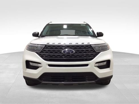 Used 2023 Ford Explorer XLT w/ Equipment Group 202A AWD/4WD image 7