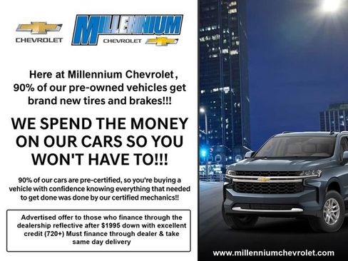 Used 2023 Jeep Grand Cherokee L Limited w/ Luxury Tech Group II image 3