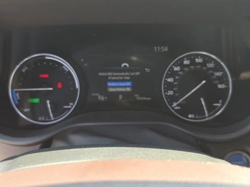 Used 2023 Toyota Sienna Platinum FWD image 14