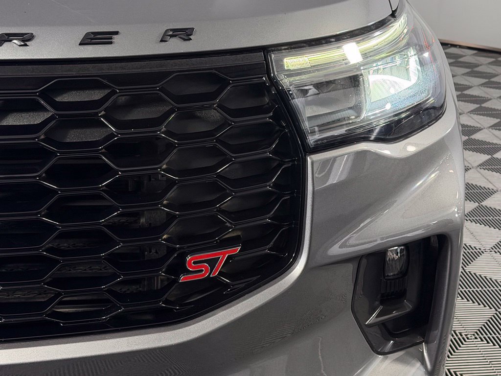 Used 2025 Ford Explorer ST w/ Sun And Sound Package AWD/4WD image 13