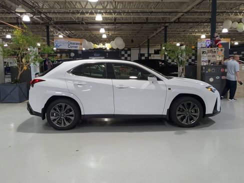 Used 2023 Lexus UX 250h F Sport AWD/4WD image 7