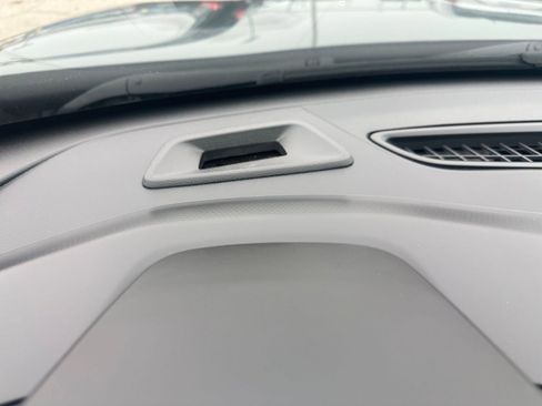 Used 2025 Chevrolet Trax LT w/ LT Convenience Package image 35